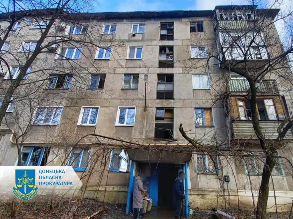 Ворожі війська атакували житловий сектор у Торецьку: 1 людина загинула, 2 — дістали поранення