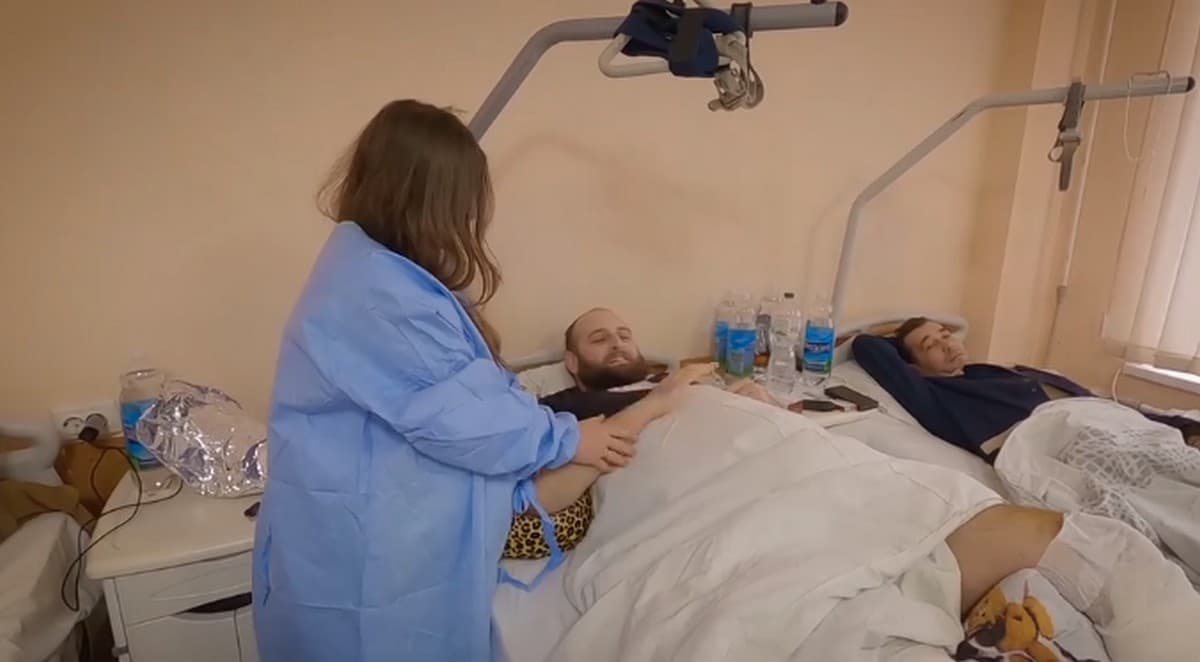 Зеленський відвідав медичних заклад, де лікують воїнів з Донеччини та інших напрямків (відео)
