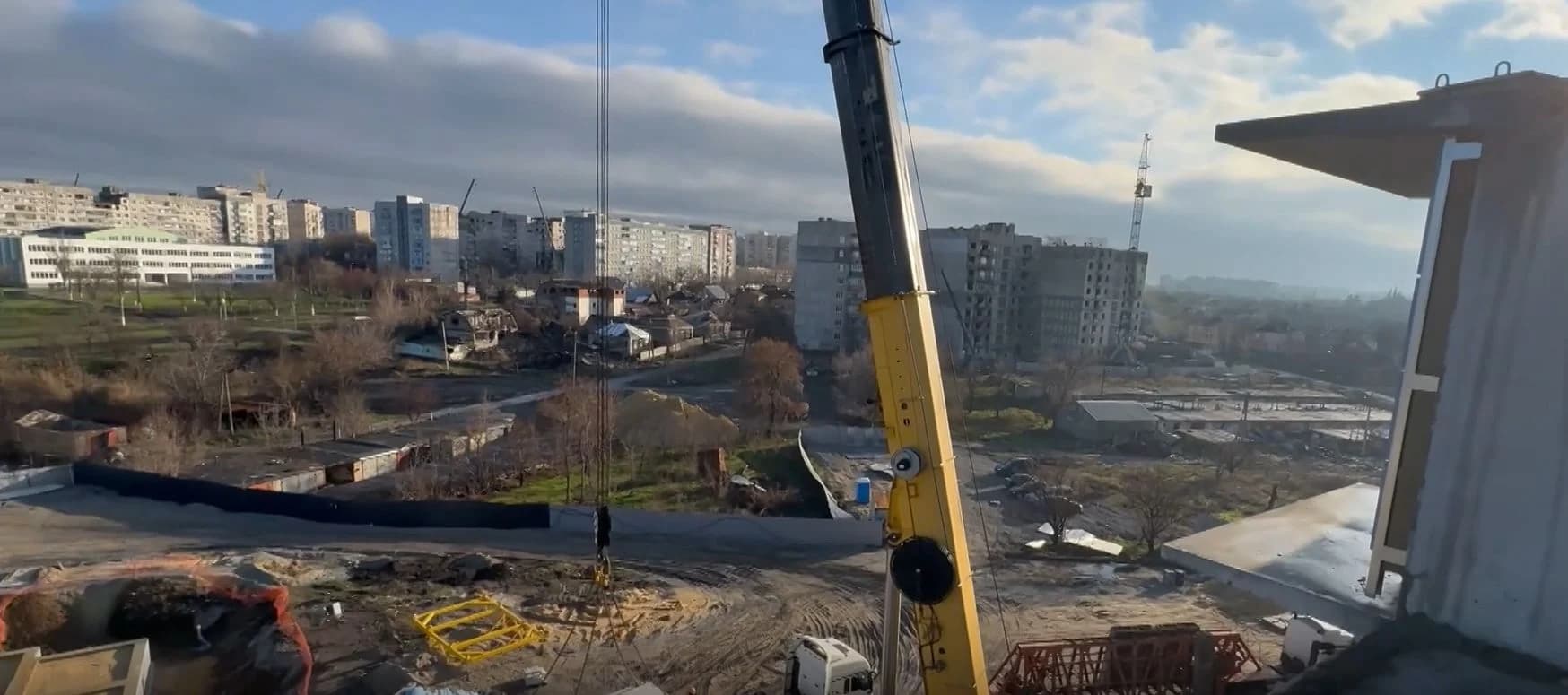 будівництво в окупованому Маріуполі