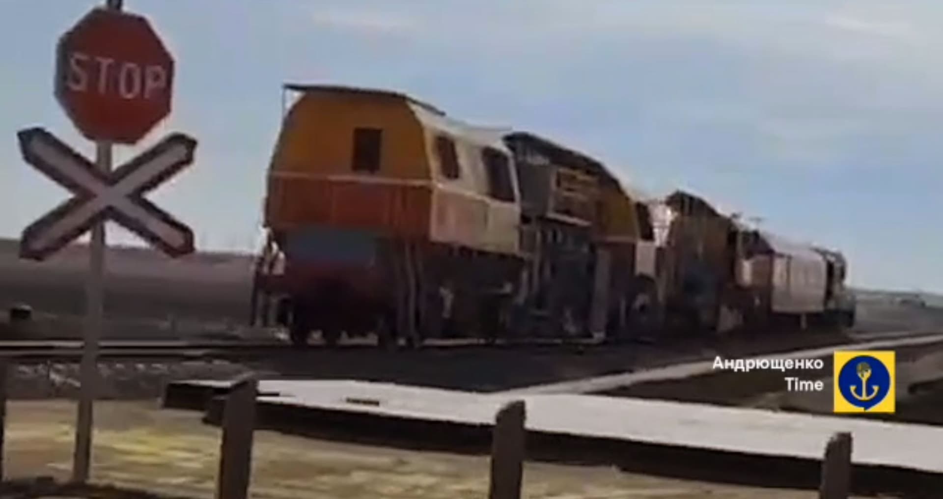 окупанти будують під Маріуполем залізницю