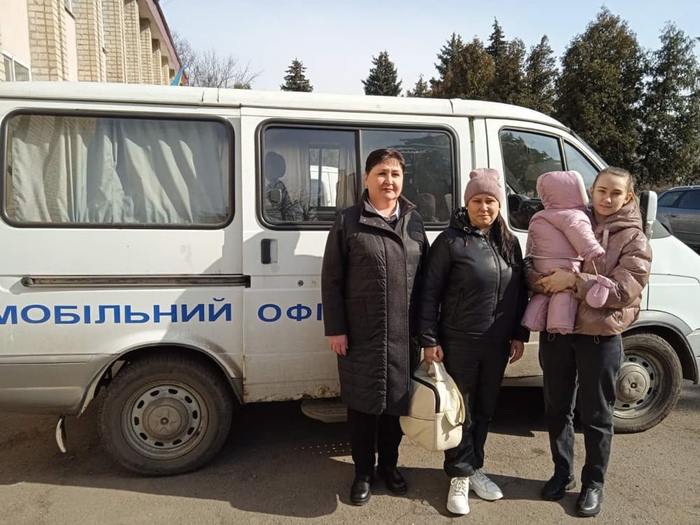 На Донеччині працюють мобільні соціальні офіси