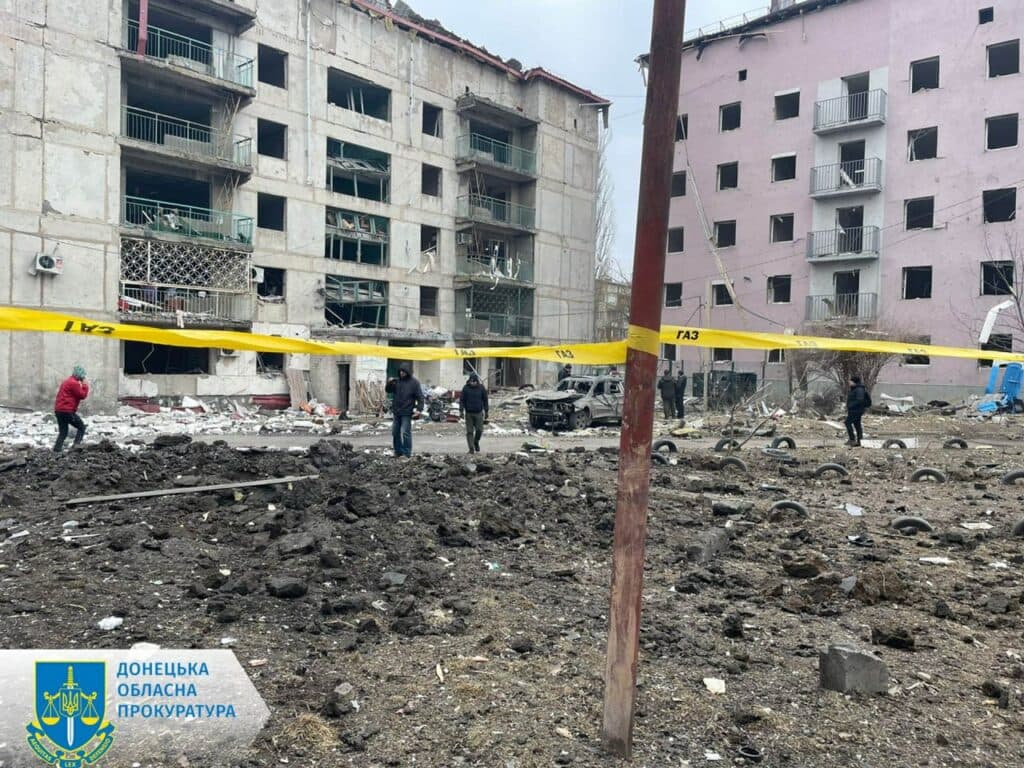 Ворог атакував Мирноград, Шахове та Новогродівку, 4 людей поранено