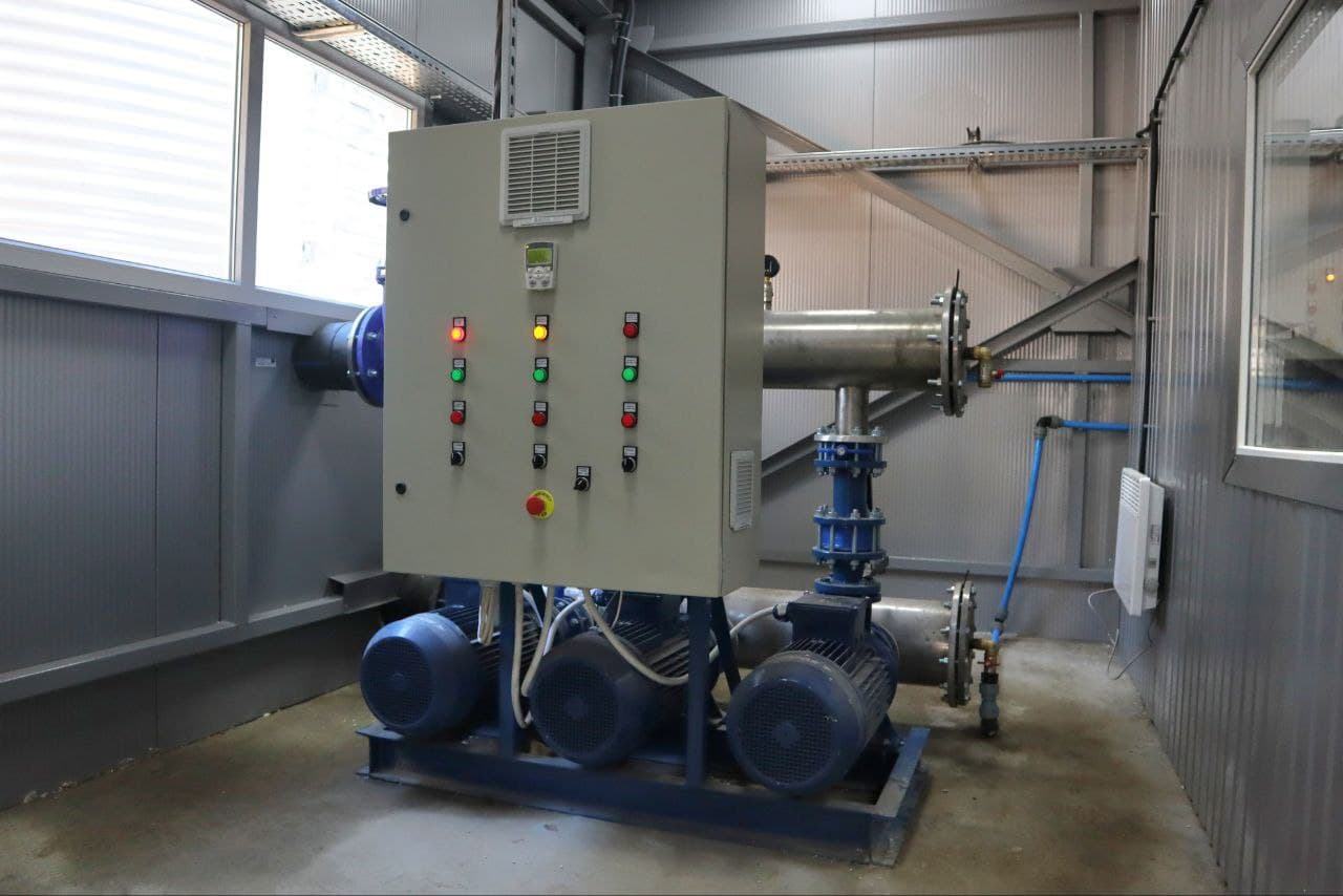 Філашкін оглянув завершальну стадію ремонтних робіт по системі водопостачання у Святогірську (фото)