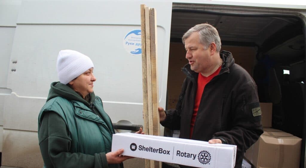 Дружківчани отримали набори для екстреного ремонту та набори гігієни від Благодійної організації ShelterBox