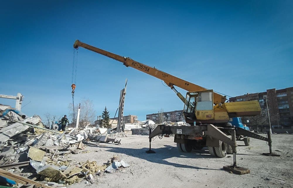 Завершено пошукові роботи на місці ворожого обстрілу двоповерхівки у Краматорську