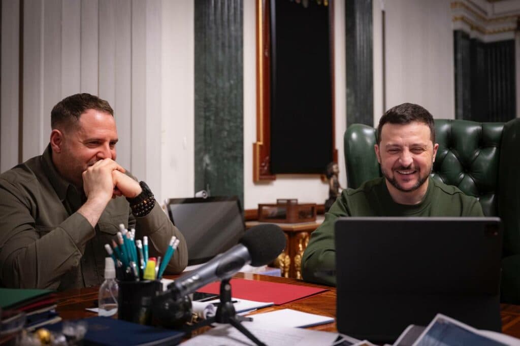 Зеленський побажав успіху на "Оскарі" режисеру фільму "20 днів у Маріуполі"