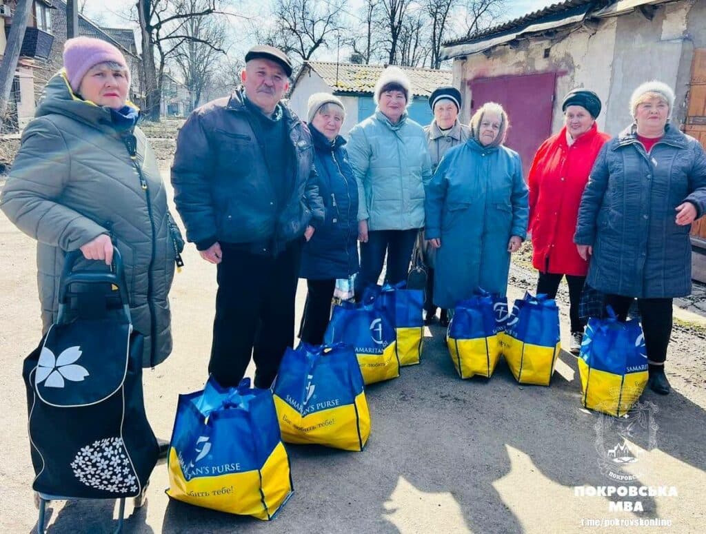 Мешканці Покровської громади отримали продуктові набори від благодійників (фото)