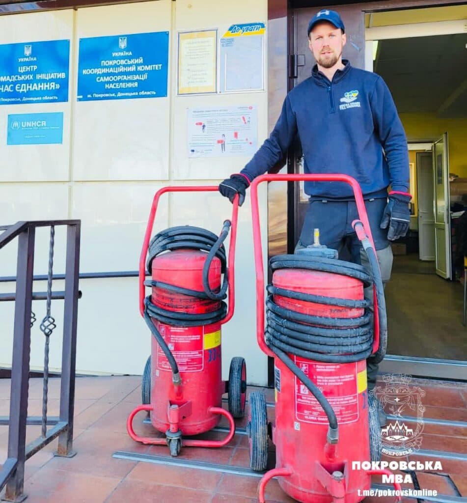 Благодійники зі Швеції передали гуманітарну допомогу для Покровської громади і ВПО