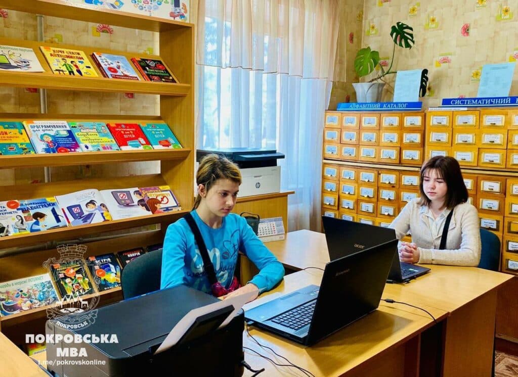 У Покровську відкрили сучасний бібліохаб для дітей (фото)