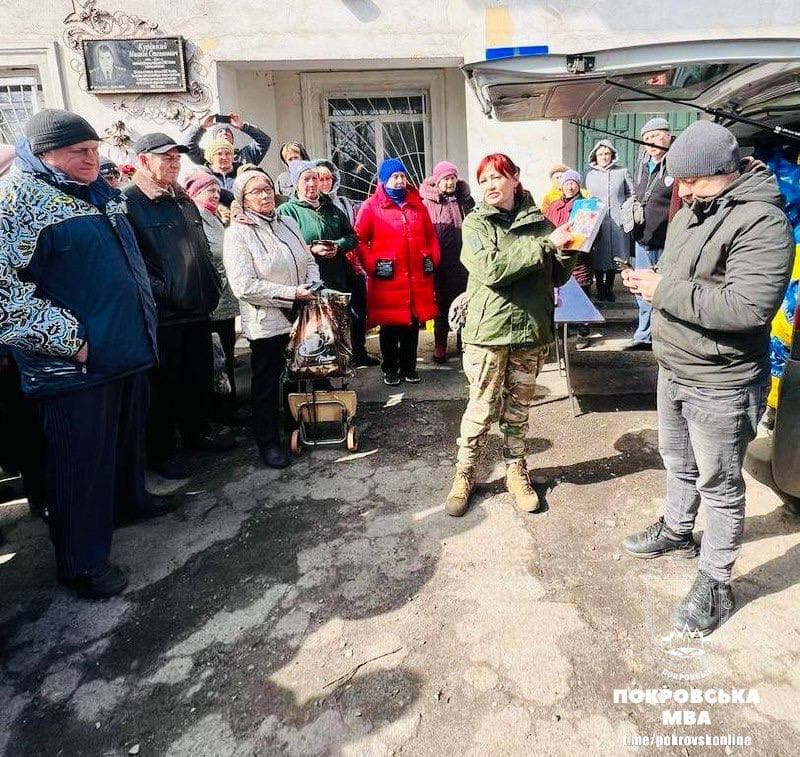 Мешканці Покровської громади отримали продуктові набори від благодійників (фото)
