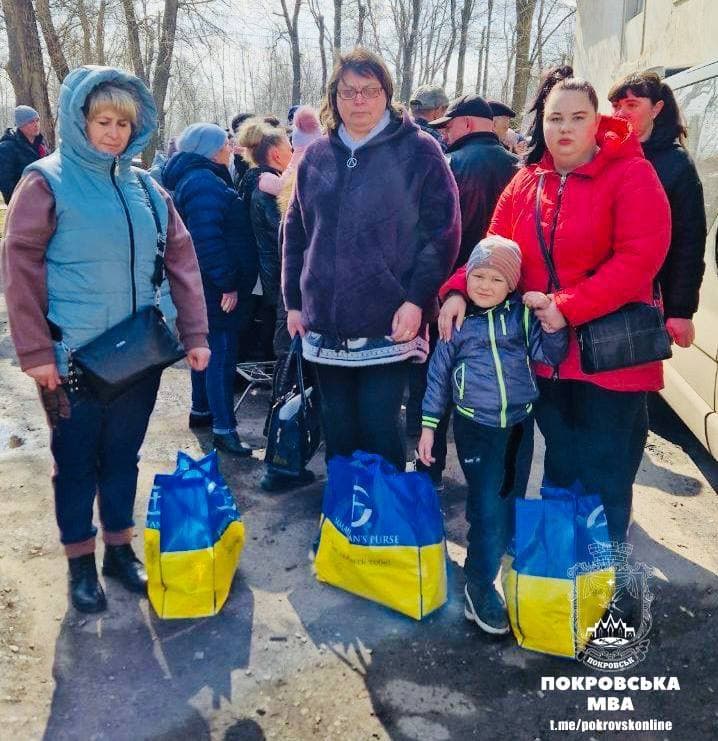 Мешканці Покровської громади отримали продуктові набори від благодійників (фото)