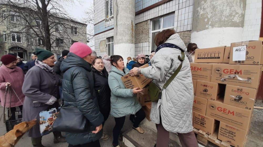 У Селидовому 200 людей похилого віку 80+ отримали продуктові набори (фото)