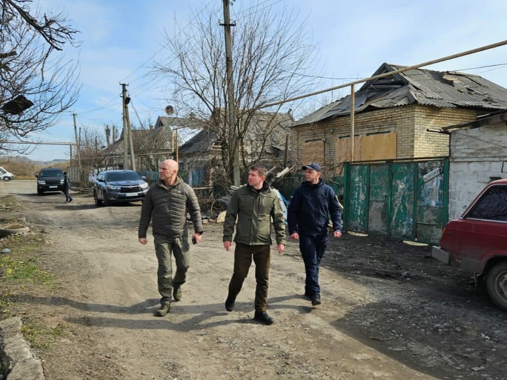 Керівник Донецької ОВА оглянув місце нічного удару ворога по Селидівській громаді (фото)