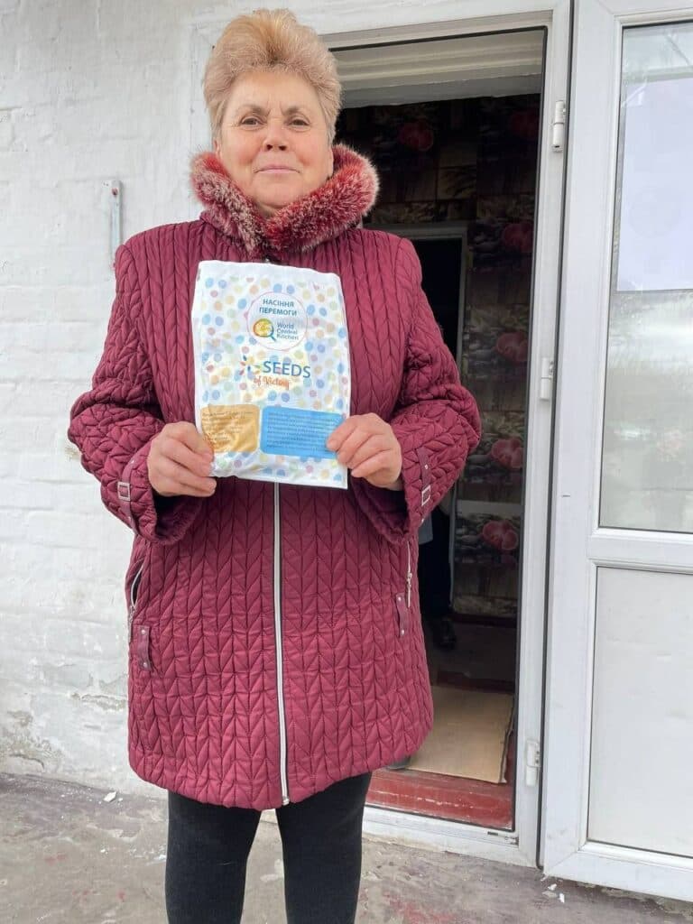 Жителі Селидового отримали "Насіння Перемоги" від міжнародної благодійної організації World Central Kitchen (фото)