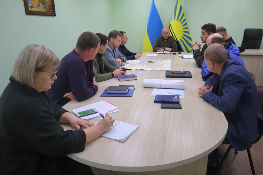У Донецькій ОДА вирішують питання щодо ситуації, яка склалась внаслідок руйнування греблі Карлівського водосховища