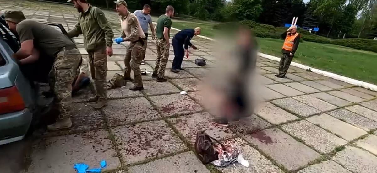 Поліція показала, як рятували поранених у Костянтинівці (відео)