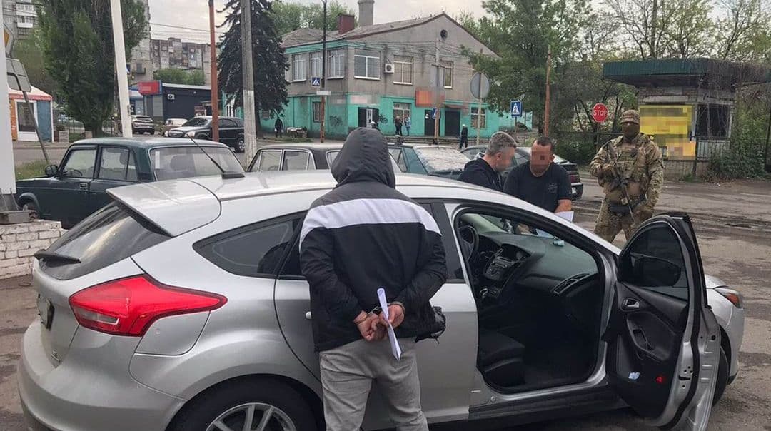 На Донеччині двоє братів вибивали з підприємця неіснуючий борг — 400 тисяч гривень