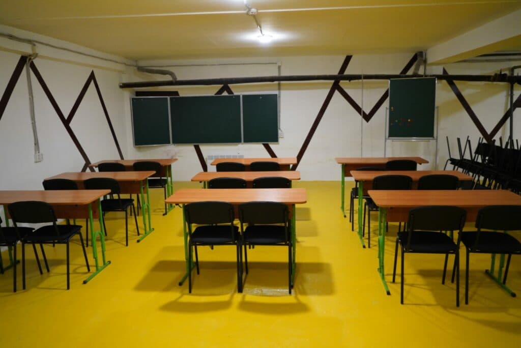 На Донеччині триває облаштування укриттів (фото)