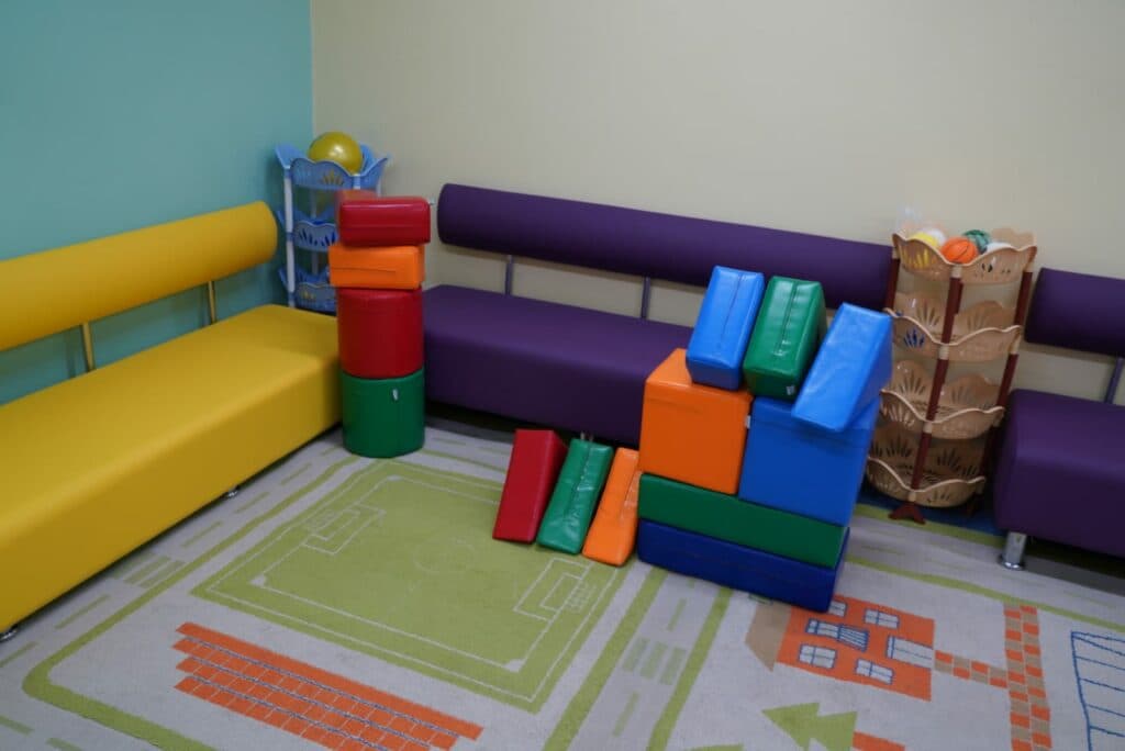 На Донеччині триває облаштування укриттів (фото)