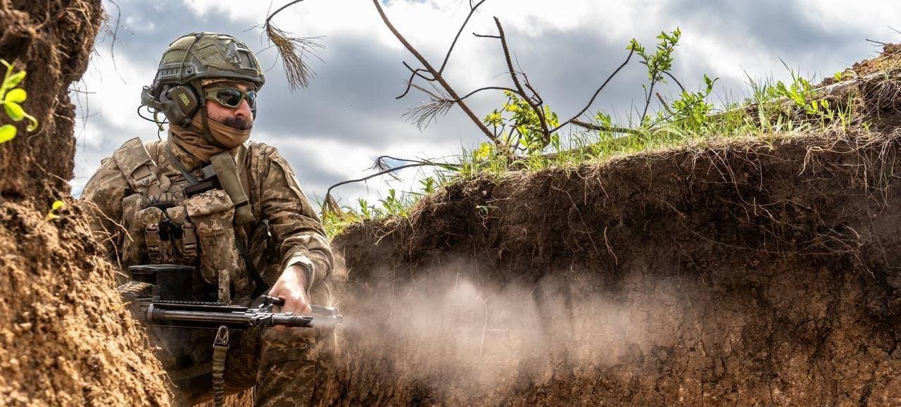 На Бахмутському та Авдіївському напрямках українські воїни відбили 28 атак ворога
