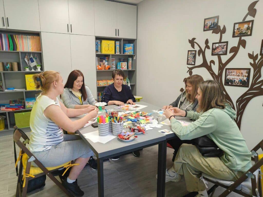 Громадські центри в Слов’янську та Покровську