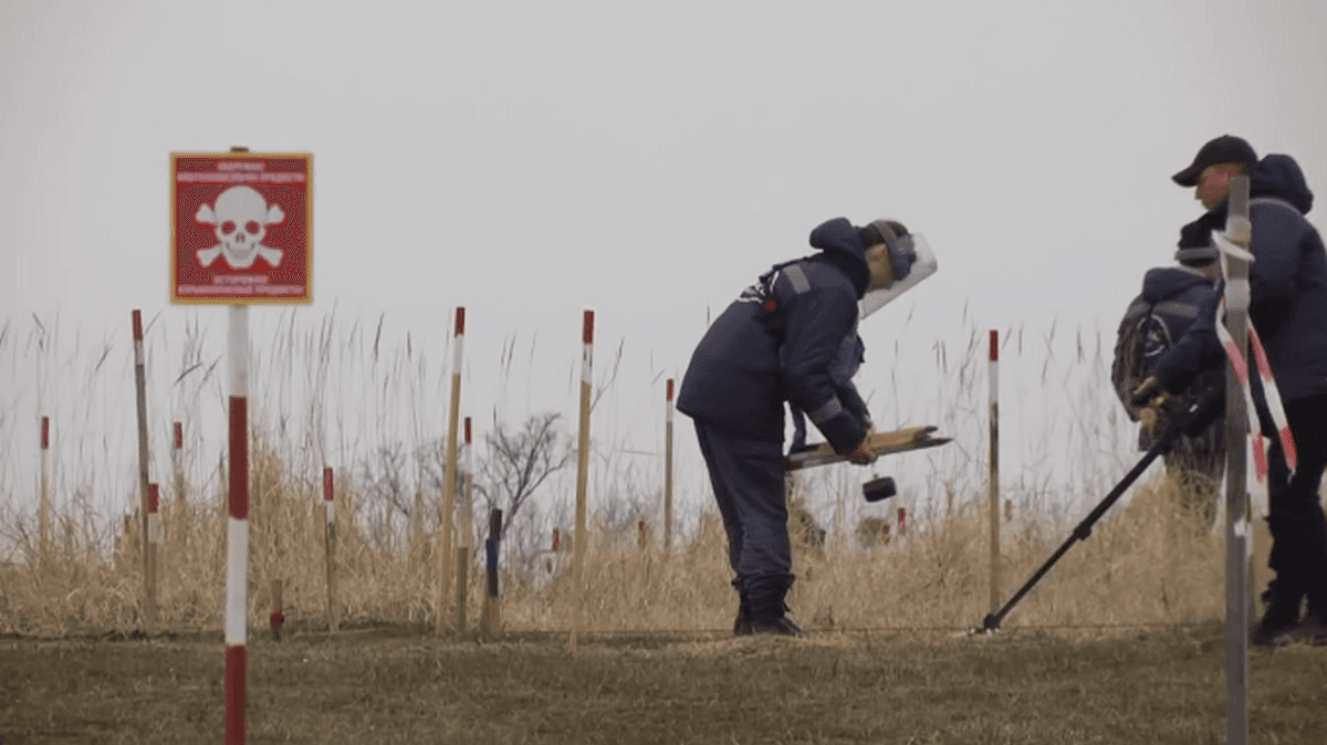 Перша група демінерів з числа ВПО з Луганщини завершує навчання з The HALO Trust (відео)