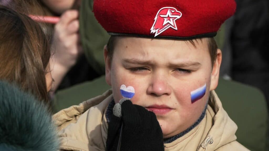 Мілітаризація дітей окупація