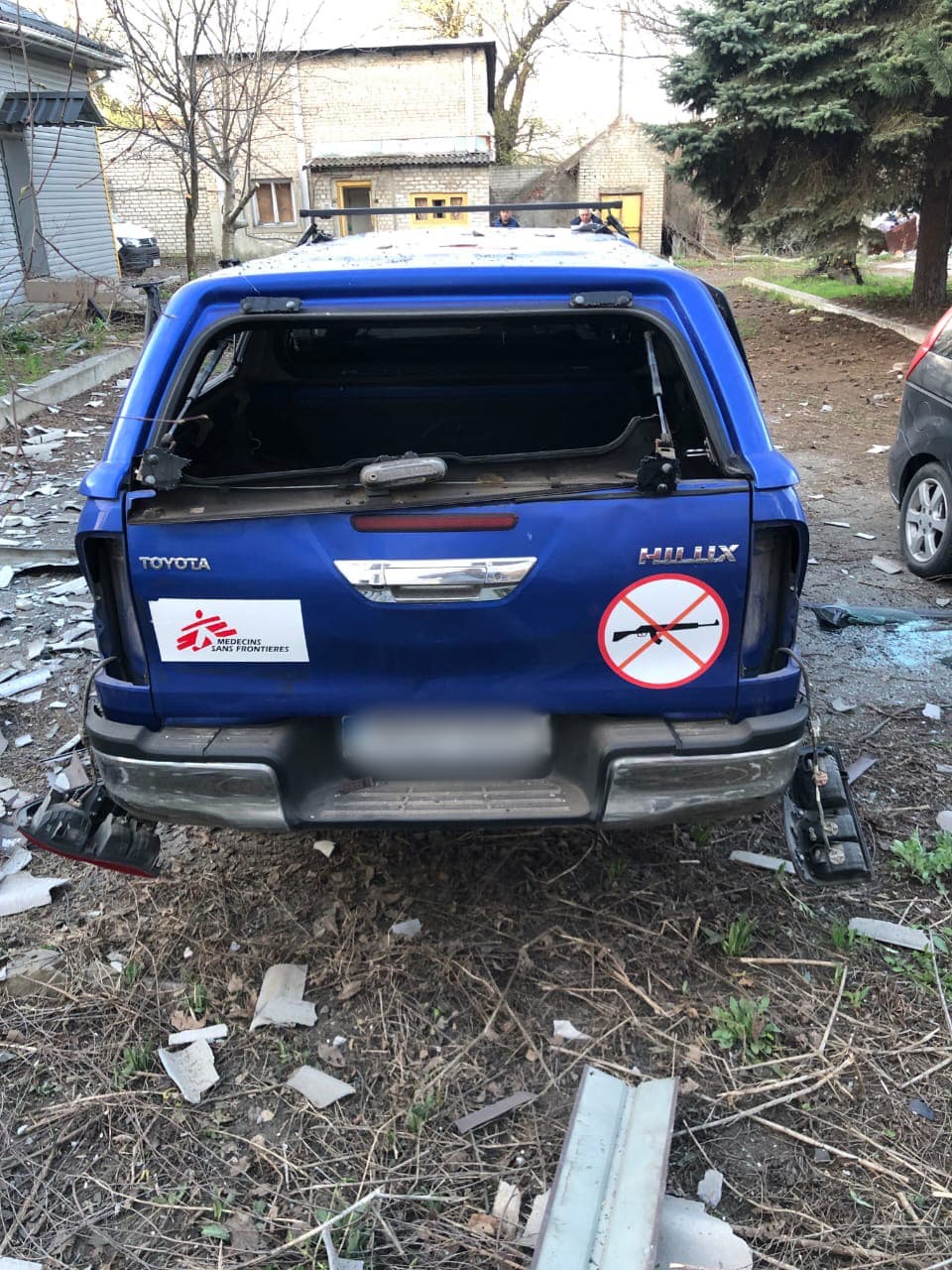 "Лікарі без кордонів" призупиняють діяльність на Донеччині через атаку на офіс у Покровську і поранення охоронця організації (фото)