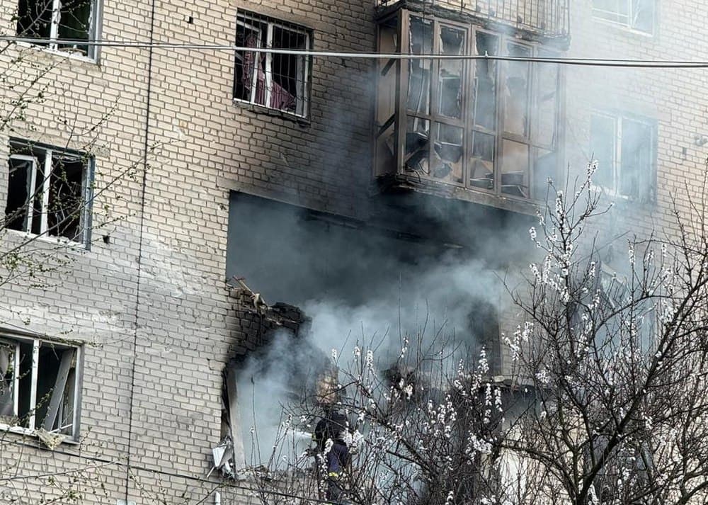 У Селидове триває ліквідація руйнувань після чергової ворожої атаки (відео)