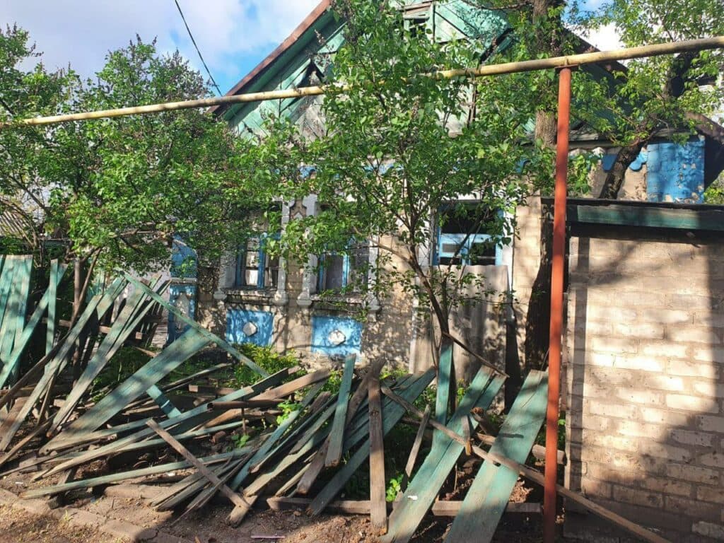 Окупанти обстріляли Українськ на Донеччина (фото)