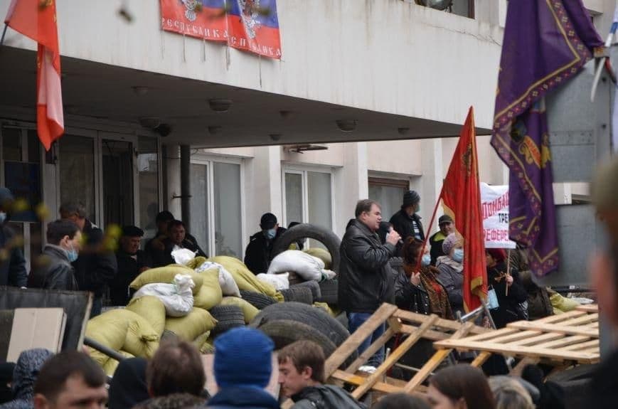 Захоплення будівлі Маріуполя 13 квітня