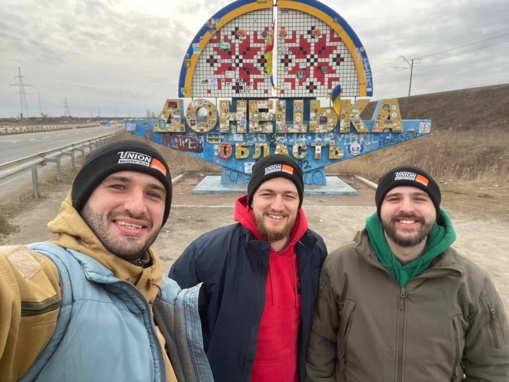 волонтери евакуйовують тварин з Донеччини