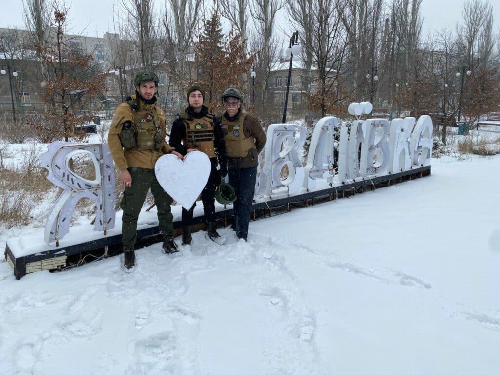волонтери евакуйовують тварин з Донеччини