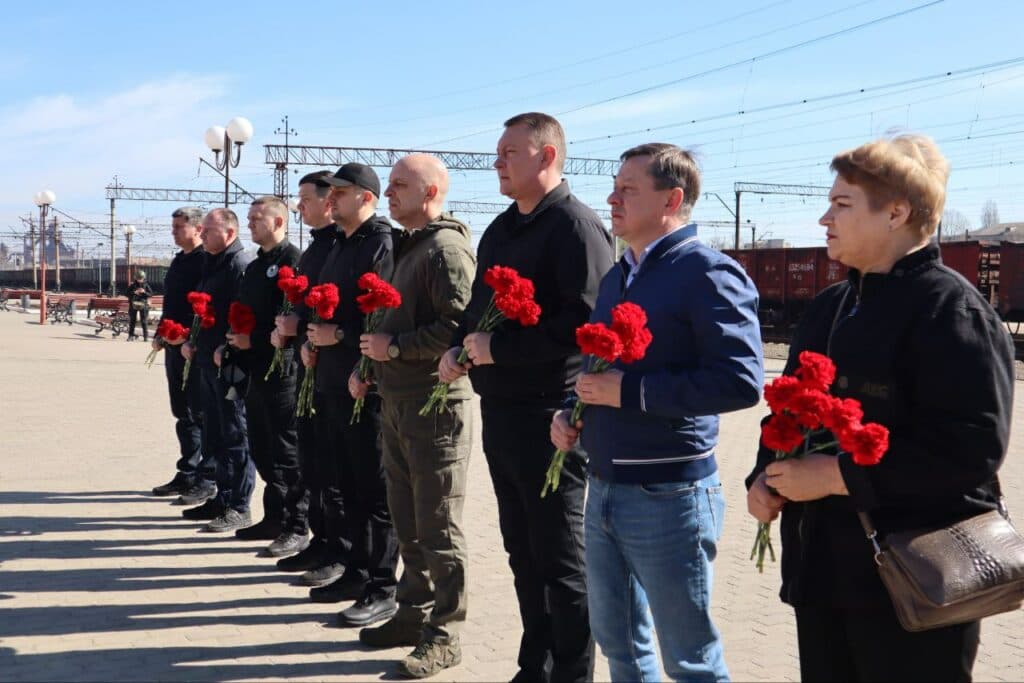 вшанування пам'яті загиблих на вокзалі Краматорська 4