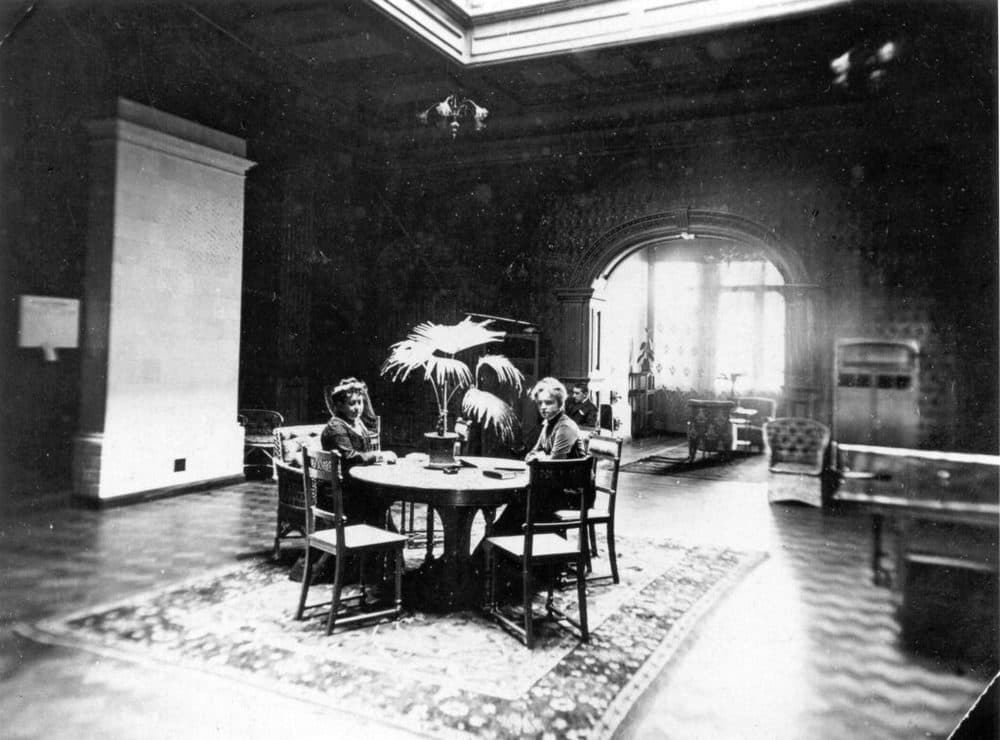 Творці фільму "Євродонбас" презентують вуличну виставку про культурну спадщину Донеччини та Луганщини