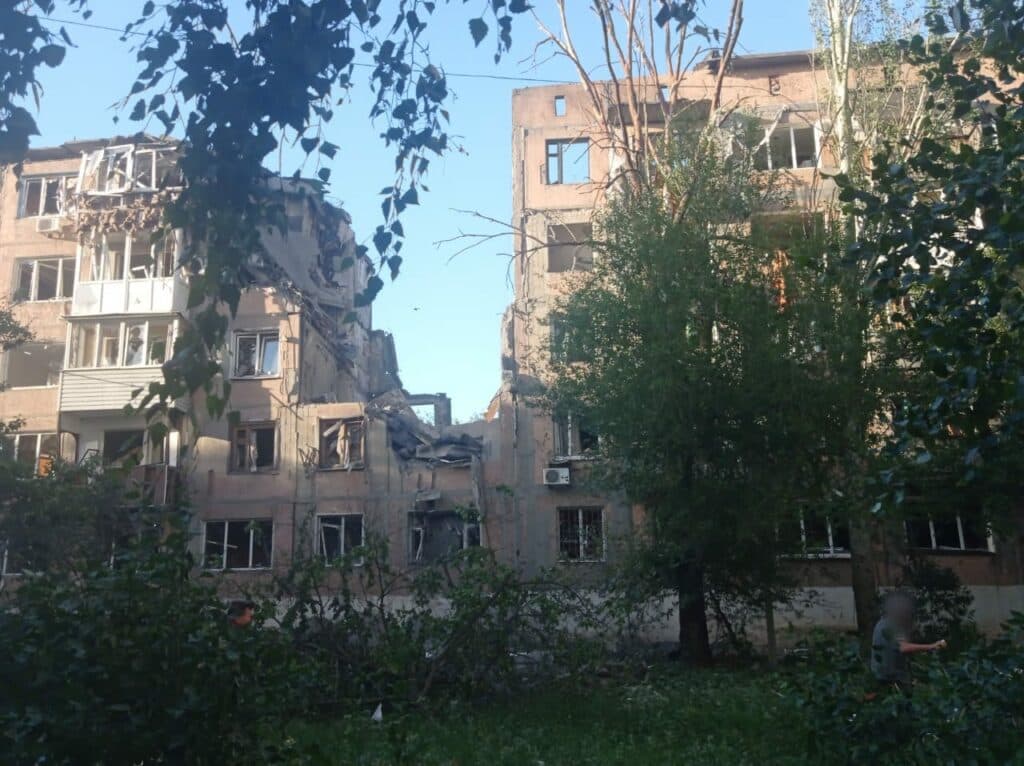 Ворожа атака на Торецьк унесла життя двох цивільних, ще троє поранені, — прокуратура