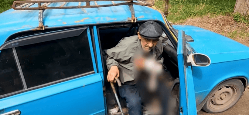 Під час евакуації поранених з Красногорівки поліцейські "Білі Янголи" потрапили під прицільний обстріл (відео)