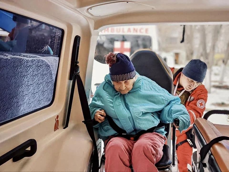 Евакуація з ТОТ маломобільних людей