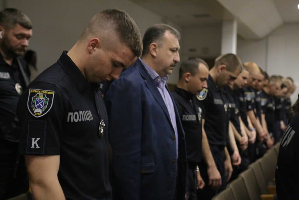 Голова Луганської ОВА вручив державні нагороди родинам загиблих героїв України (фото)