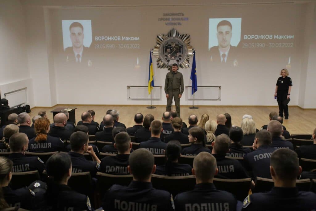 Голова Луганської ОВА вручив державні нагороди родинам загиблих героїв України (фото)