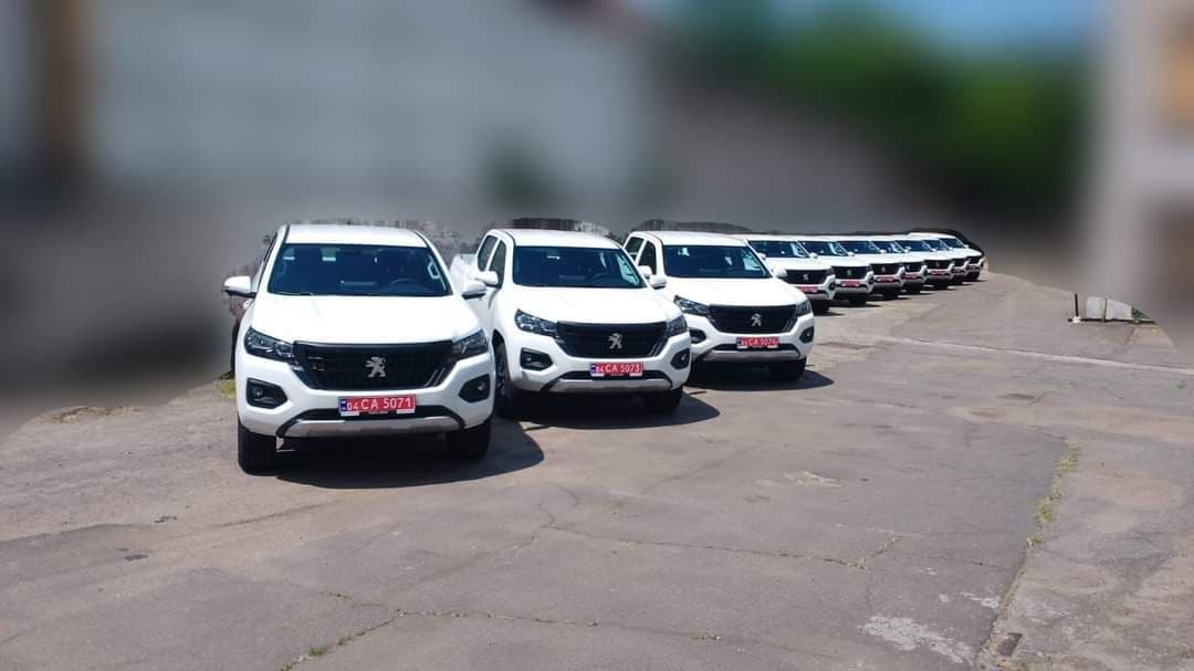 Лисогор передав позашляховики бійцям 111-ї бригади ТРО, яка боронить Луганщину (фото)