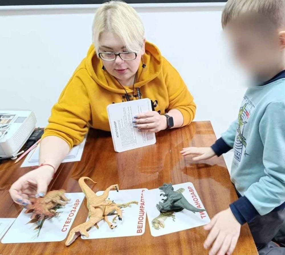 На базі хабу Кремінської громади в Рівному займаються реабілітацією дітей з інвалідністю