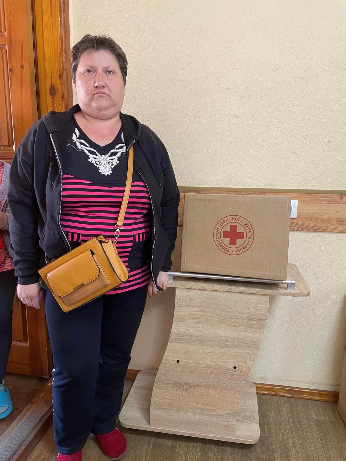 У Лимані червоний хрест розпочав видачу натуральної гуманітарної допомоги (фото)