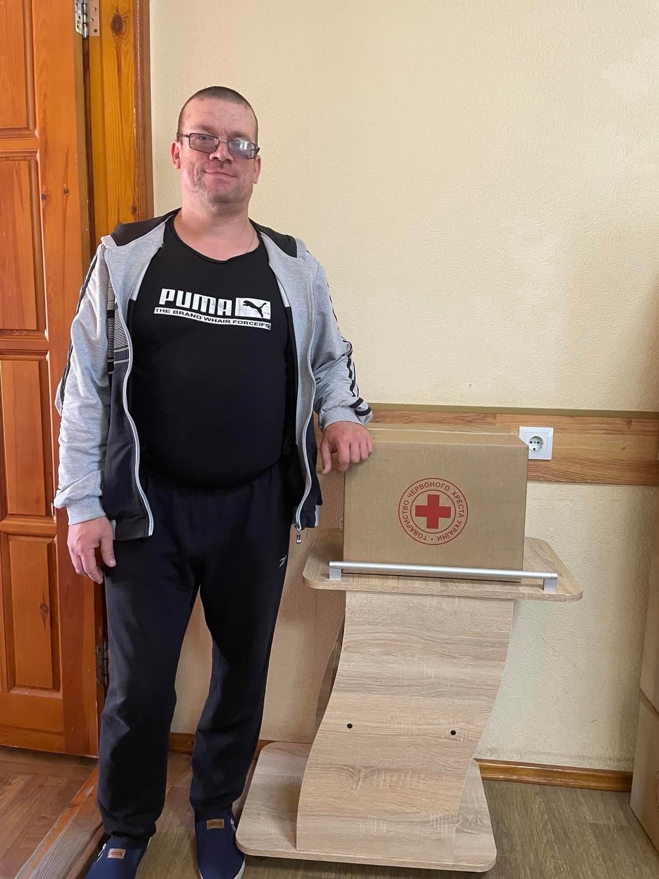 У Лимані червоний хрест розпочав видачу натуральної гуманітарної допомоги (фото)