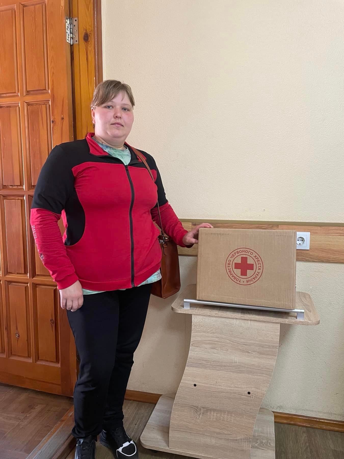 У Лимані червоний хрест розпочав видачу натуральної гуманітарної допомоги (фото)