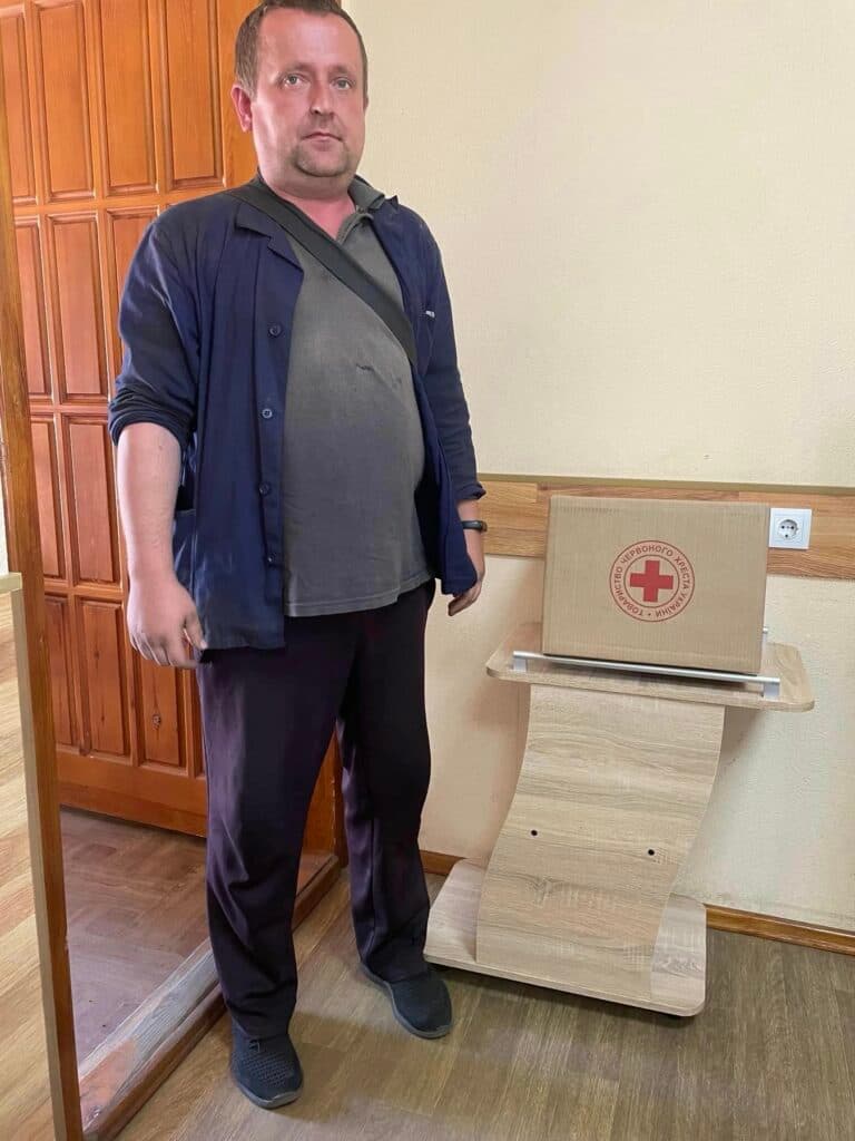 У Лимані червоний хрест розпочав видачу натуральної гуманітарної допомоги (фото)