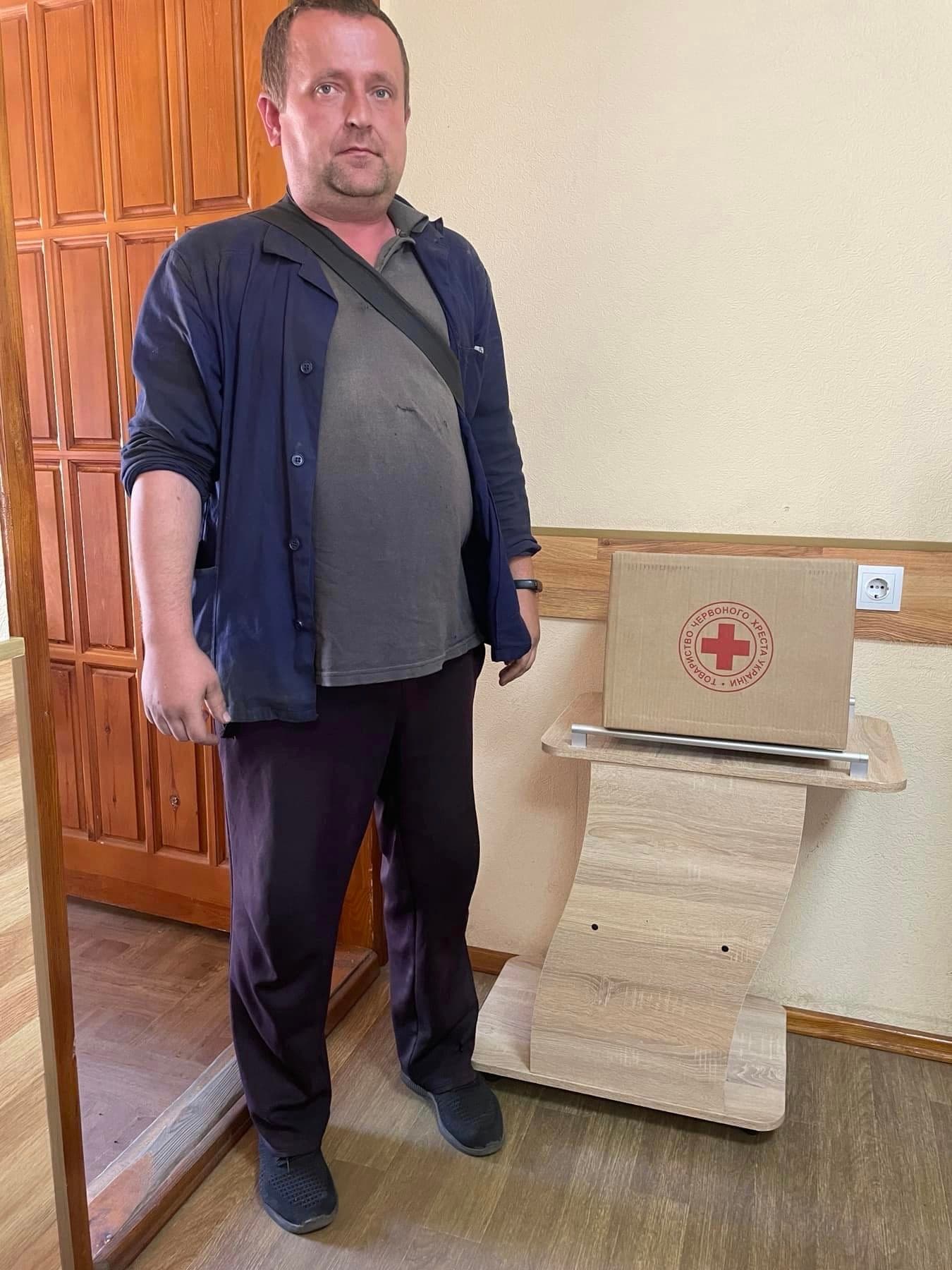 У Лимані червоний хрест розпочав видачу натуральної гуманітарної допомоги (фото)