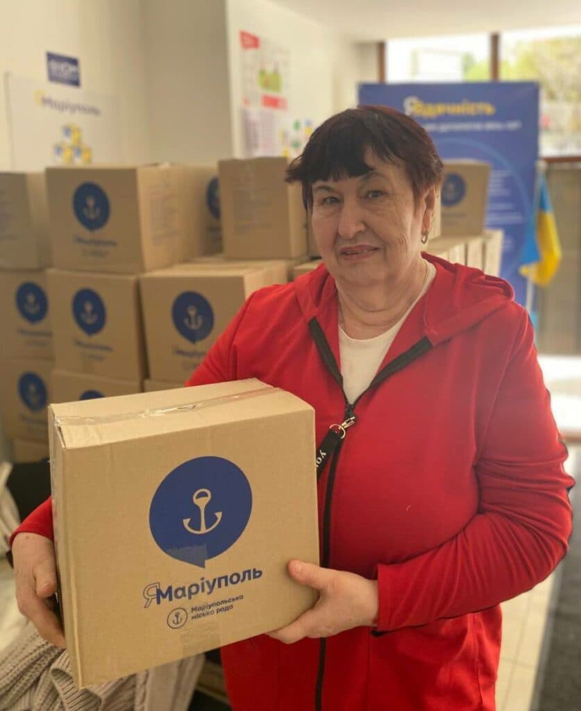 Маріупольці отримали гуманітарні набори (фото)