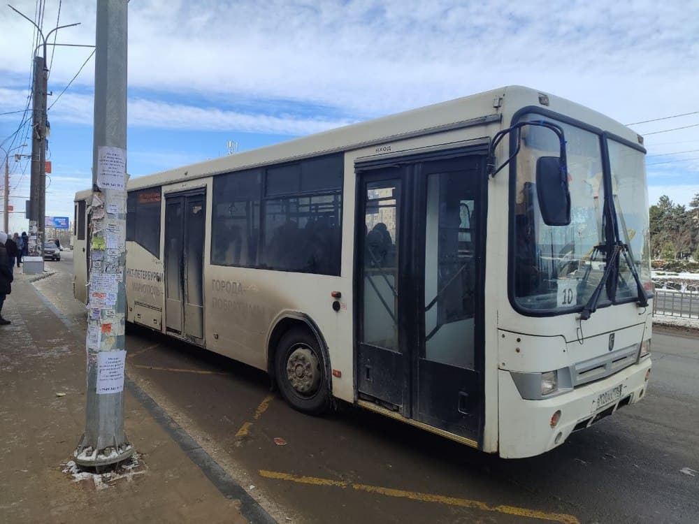 В окупованому Маріуполі загарбники повернули платний проїзд у міському транспорті
