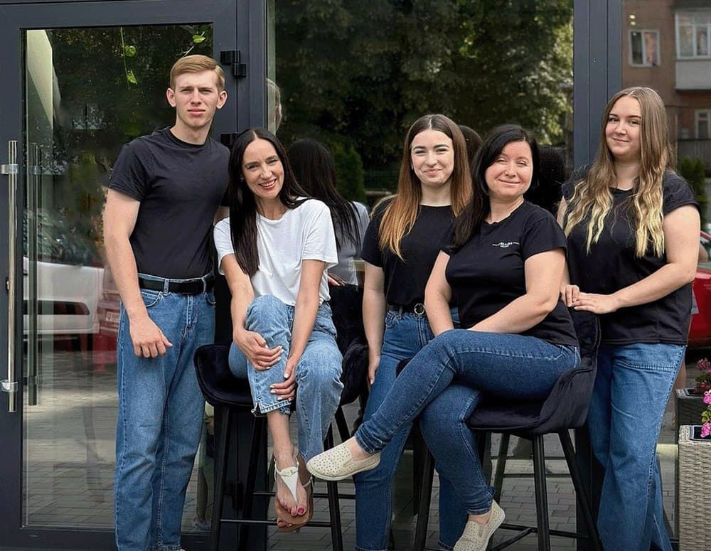 Переселенка з Маріуполя отримала грант та відкрила кав’ярню у Луцьку